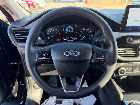 Used 2020 Ford Escape SE image 21