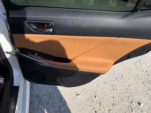 Used 2014 Lexus IS 250 Base 4dr Sedan w/ Navigation Package image 18