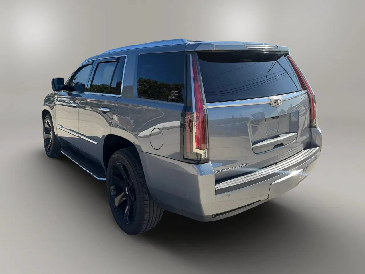 Used 2019 Cadillac Escalade Luxury AWD/4WD image 5