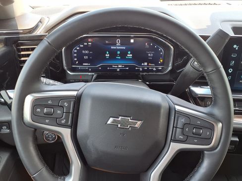 Used 2025 Chevrolet Silverado 1500 RST AWD/4WD image 10