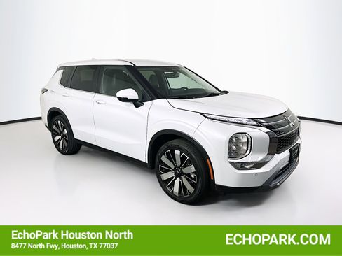 Used 2025 Mitsubishi Outlander SE FWD image 1