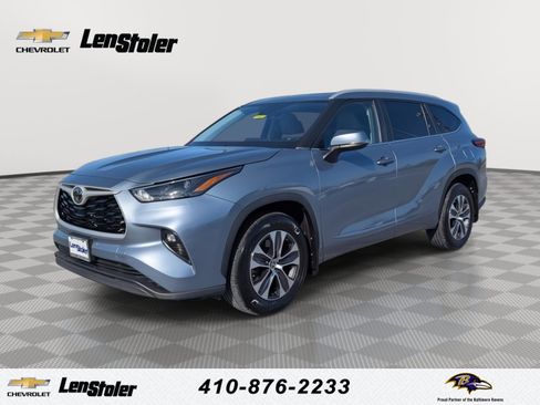 Used 2023 Toyota Highlander XLE image 1