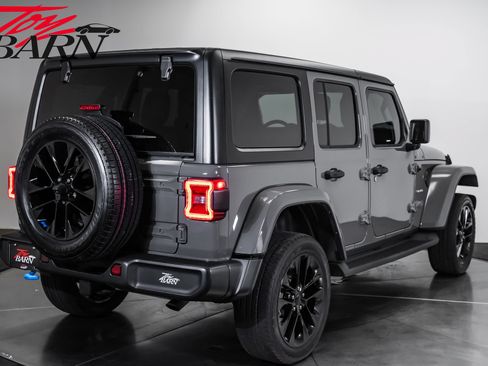Used 2023 Jeep Wrangler Unlimited Sahara AWD/4WD image 5