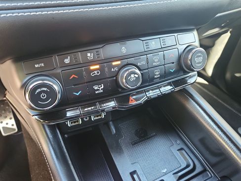 Used 2024 Dodge Durango SRT Hellcat w/ Black Package AWD/4WD image 26