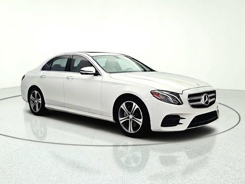 Used 2017 Mercedes-Benz E 300 4MATIC image 9