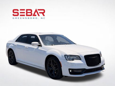 Used 2022 Chrysler 300 S w/ Comfort Group RWD image 10