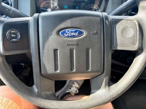 Used 2015 Ford F550 4x4 Regular Cab Super Duty image 30