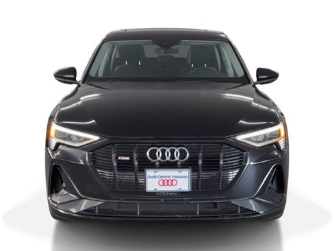 Used 2021 Audi e-tron Premium w/ Black Optic Package image 6