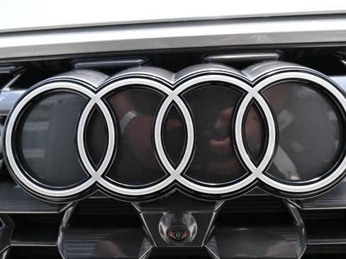Used 2025 Audi Q5 Premium w/ Premium Plus AWD/4WD image 12