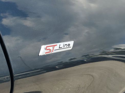 Used 2024 Ford Explorer ST-Line w/ Class IV Trailer Tow Package image 32