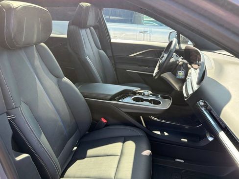 Certified 2024 Cadillac Lyriq Luxury AWD/4WD image 22