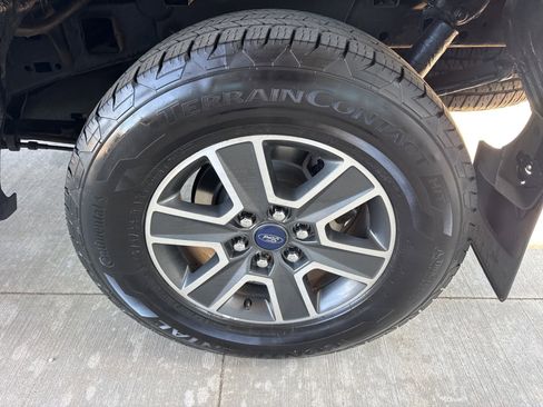Used 2015 Ford F150 Lariat w/ Equipment Group 502A Luxury AWD/4WD image 18