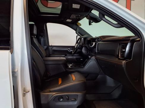 Used 2024 GMC Sierra 2500 AT4 w/ AT4 Premium Plus Package AWD/4WD image 12