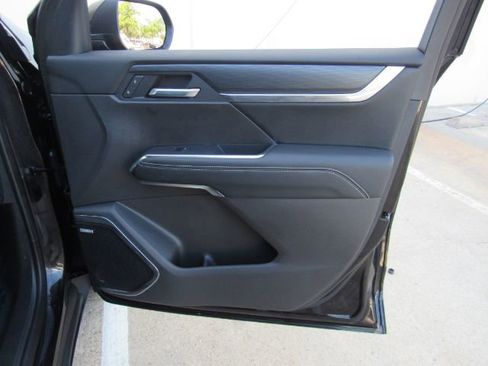 Used 2025 GMC Acadia Elevation image 20