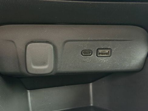 Used 2025 Chevrolet Trax LT FWD image 21