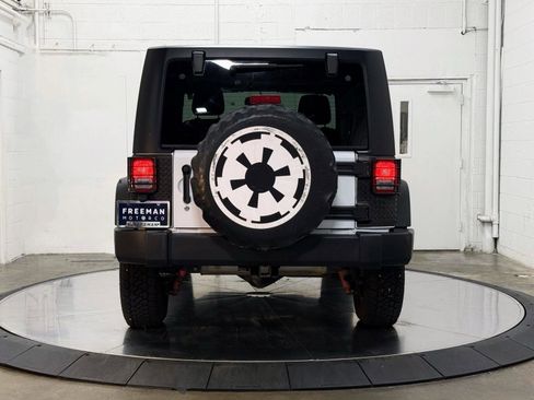 Used 2016 Jeep Wrangler Rubicon w/ Power Convenience Group image 7