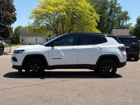 Used 2022 Jeep Compass Latitude w/ Convenience Group AWD/4WD image 5