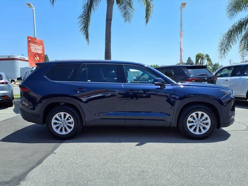 Used 2025 Toyota Grand Highlander FWD image 3