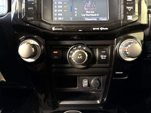 Used 2019 Toyota 4Runner TRD Off-Road Premium AWD/4WD image 20
