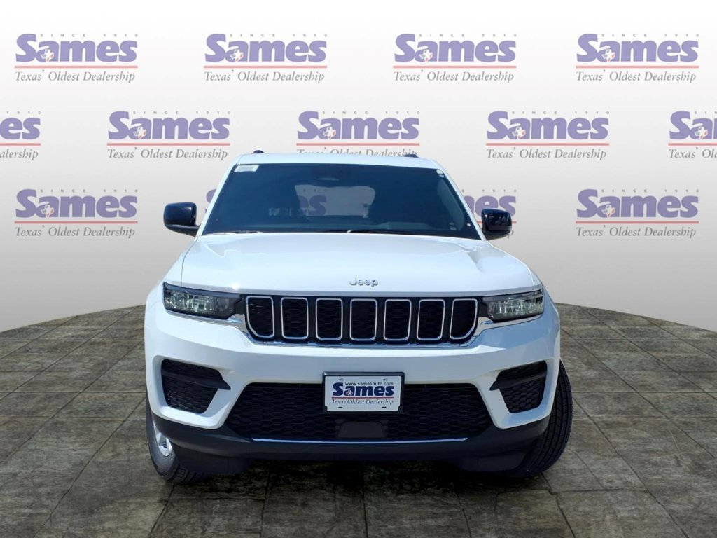 New 2026 Jeep Grand Cherokee Laredo AWD/4WD image 2