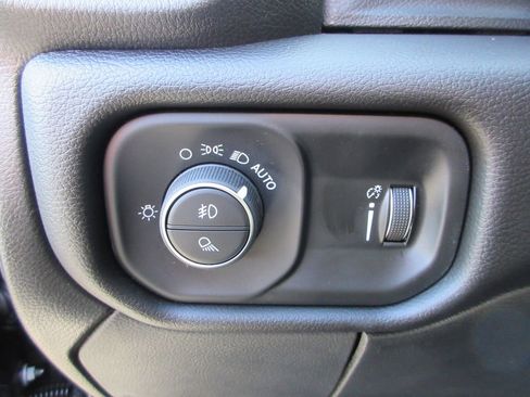 Used 2025 RAM 3500 Big Horn image 27