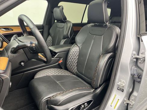 Used 2021 Jeep Grand Cherokee L Summit AWD/4WD image 12