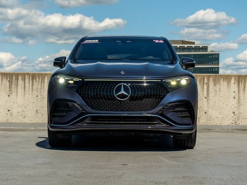 Used 2026 Mercedes-Benz EQS 400 4MATIC SUV image 2