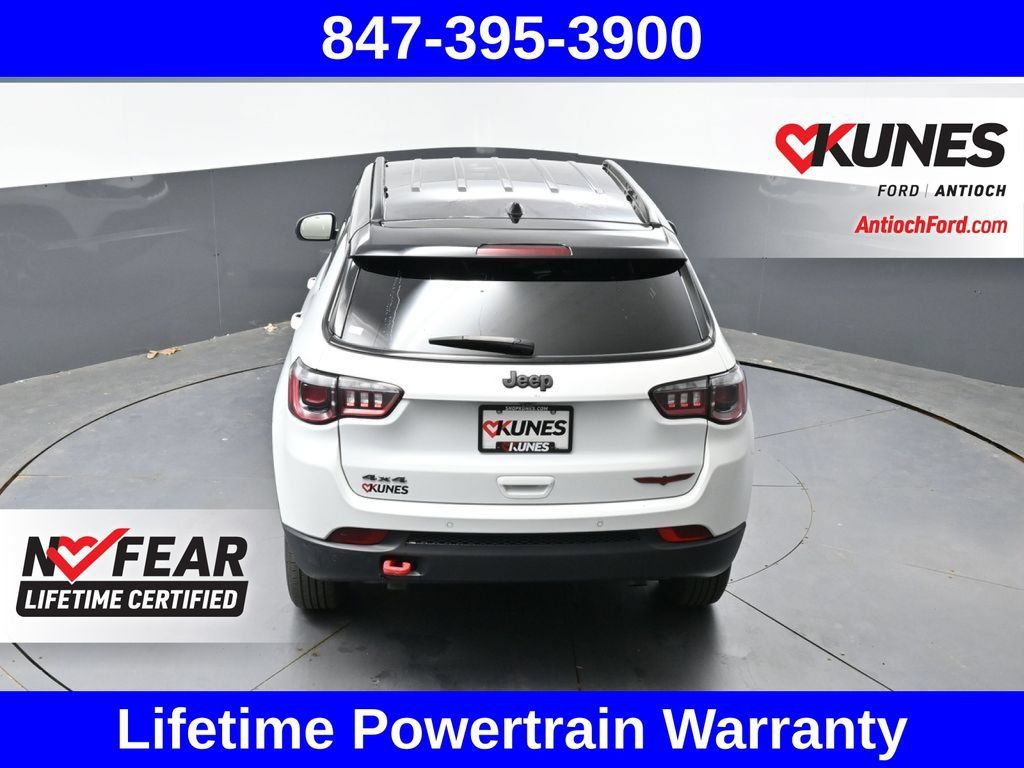 Used 2025 Jeep Compass Trailhawk AWD/4WD image 45