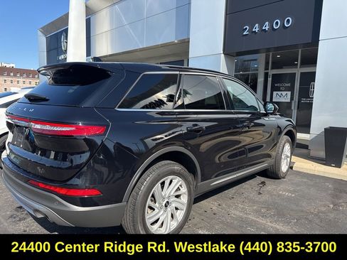 Used 2023 Lincoln Corsair AWD image 5