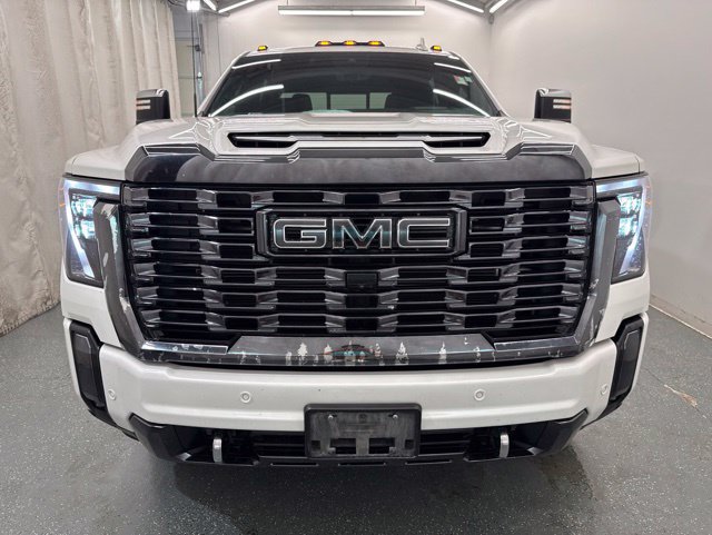 Used 2024 GMC Sierra 2500 Denali Ultimate AWD/4WD image 4
