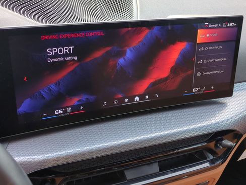 Used 2025 BMW M440i image 24