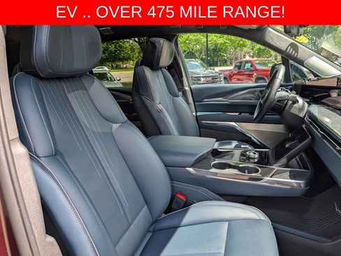 Used 2025 Cadillac Escalade IQ Luxury 2 w/ LPO, Premium Carpet Package AWD/4WD image 19