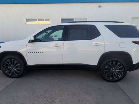 Certified 2023 Chevrolet Traverse RS FWD image 5