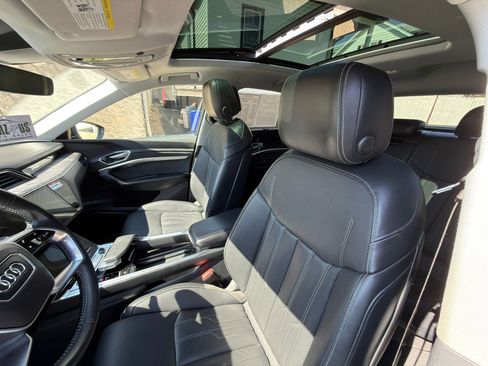 Used 2021 Audi e-tron Prestige w/ Prestige Package AWD/4WD image 21