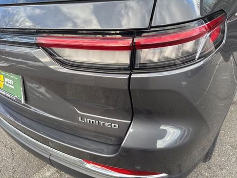 Used 2022 Jeep Grand Cherokee Limited image 32