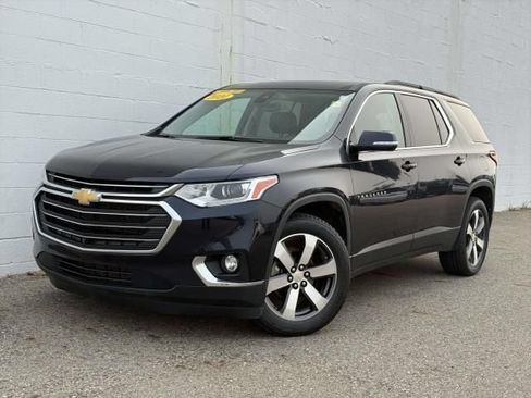 Used 2020 Chevrolet Traverse LT w/ LT Premium Package AWD/4WD image 1