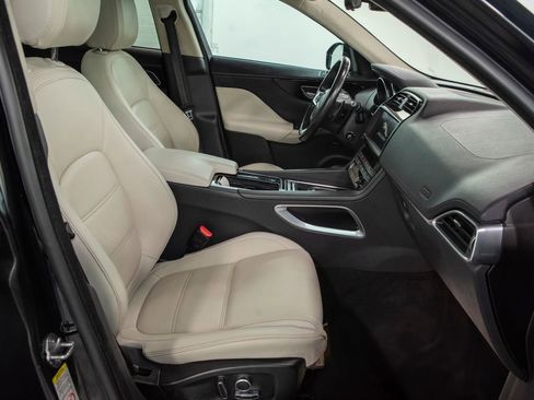 Used 2020 Jaguar F-PACE Prestige image 18