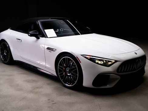 Used 2022 Mercedes-Benz SL 55 AMG 4MATIC w/ Driver Assistance Package image 59