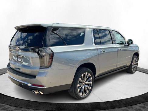 New 2026 Chevrolet Suburban High Country image 6