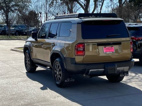 Used 2024 Toyota Land Cruiser image 4