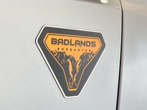 Used 2024 Ford Bronco Badlands AWD/4WD image 17