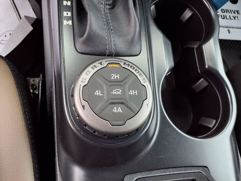 Used 2024 Ford Bronco Wildtrak AWD/4WD image 17