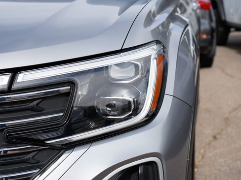 Used 2024 Volkswagen Atlas SE image 5