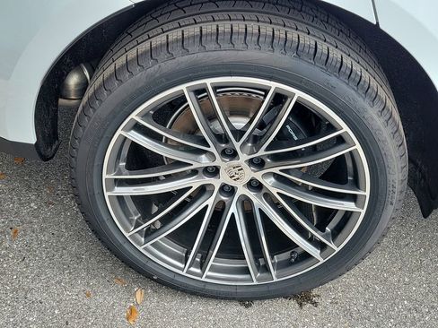 New 2026 Porsche Macan image 14