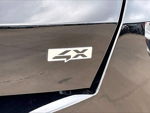 Used 2025 Kia Sorento S AWD/4WD image 8