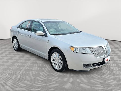 Used 2010 Lincoln MKZ image 3