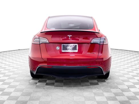 Used 2022 Tesla Model Y Long Range AWD/4WD image 4