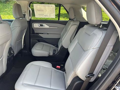 New 2026 Ford Explorer Active w/ Active Comfort Package AWD/4WD image 15