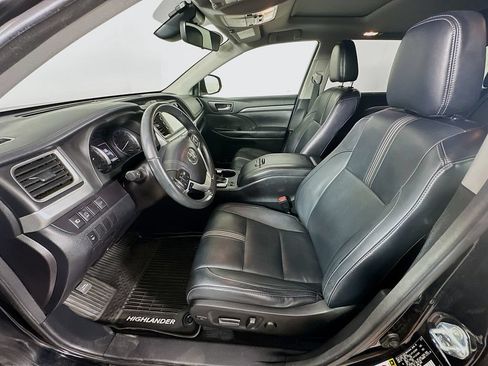 Used 2018 Toyota Highlander SE AWD/4WD image 29