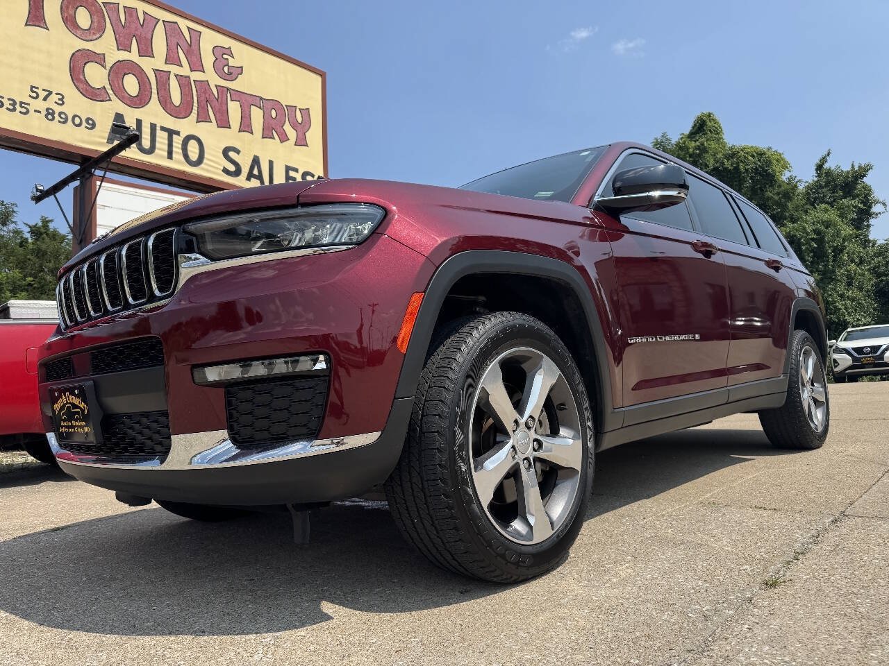 Used 2021 Jeep Grand Cherokee L Limited AWD/4WD image 1